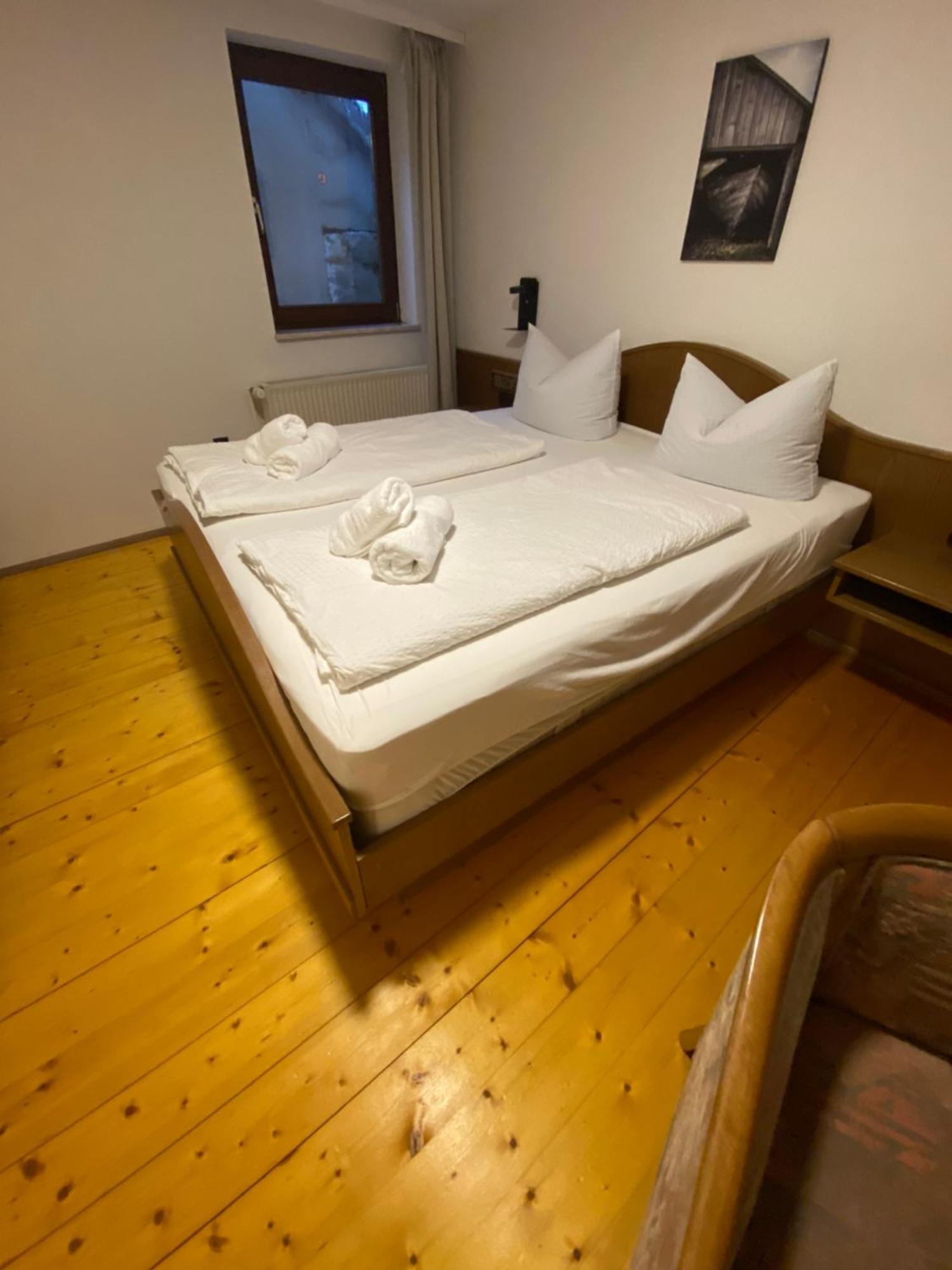 Gasthof Zum Goldenen Schiff - Lehm, Stil & Altstadtflair Marktbreit Eksteriør bilde