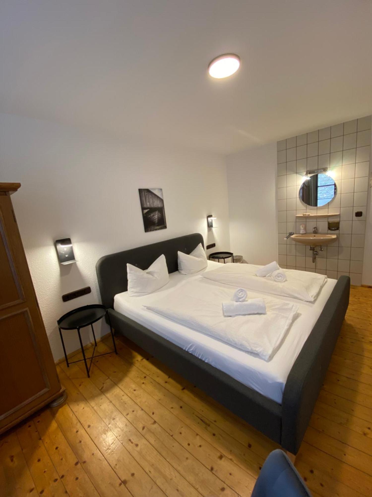 Gasthof Zum Goldenen Schiff - Lehm, Stil & Altstadtflair Marktbreit Eksteriør bilde